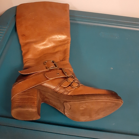 Matisse like new knee high boots. Size 8 1/2 - Picture 4 of 5